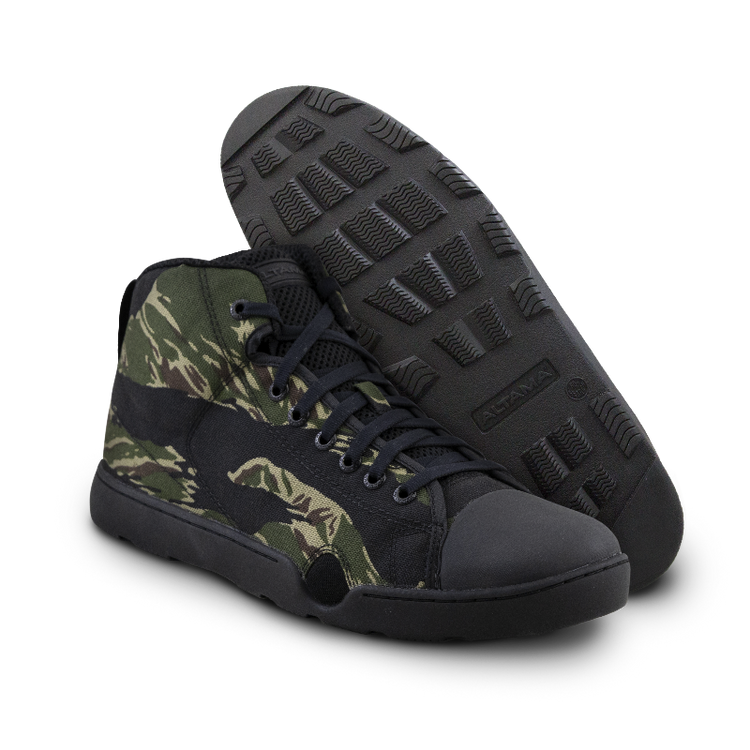 Photo of a pair of Altama® Maritime Mid Jungle Tiger Stripe zero drop boots