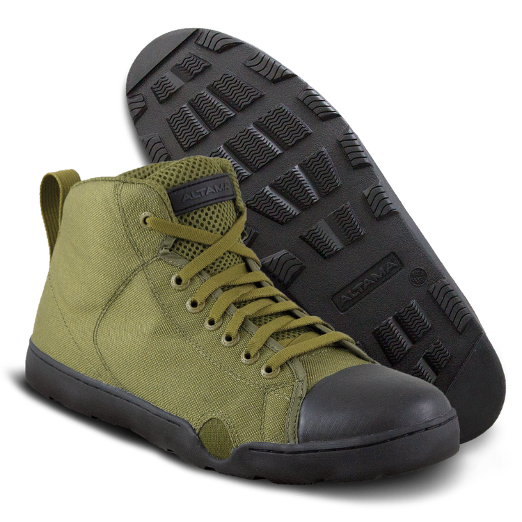 Photo of a pair of Altama® Maritime Mid army green zero drop boots