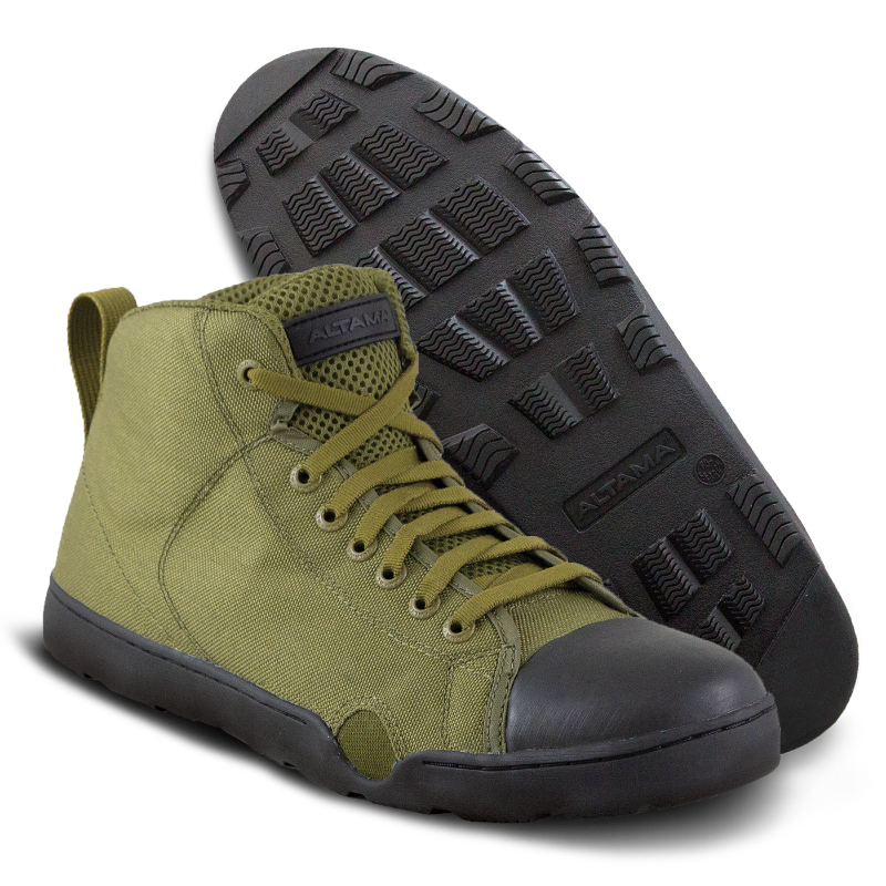 Photo of a pair of Altama® Maritime Mid army green zero drop boots
