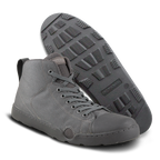 Photo of a pair of Altama® Maritime Mid grey zero drop boots