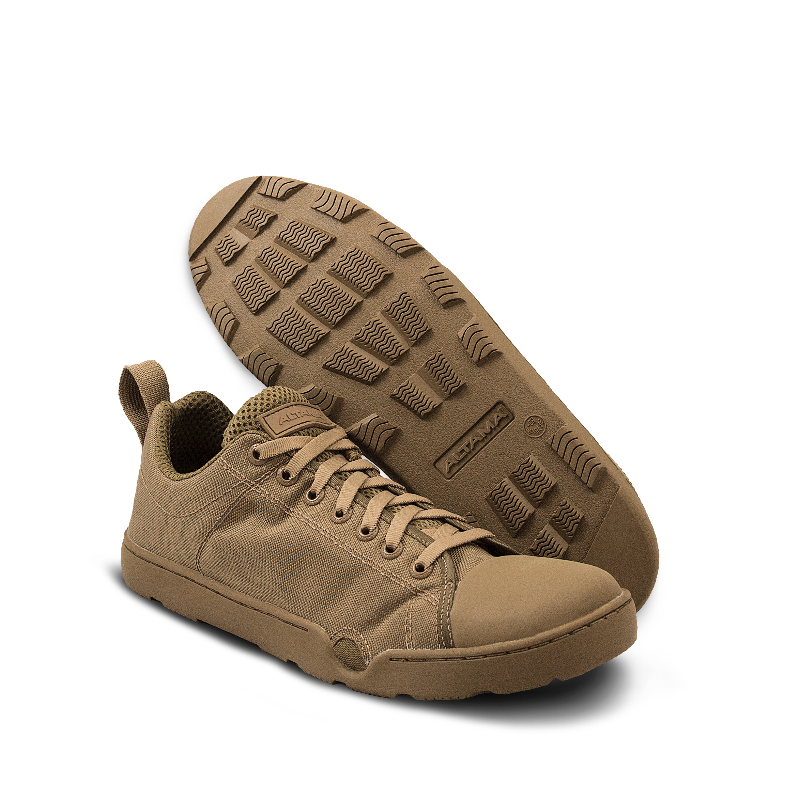 Photo of a pair of Altama® Maritime Low coyote brown zero drop boots