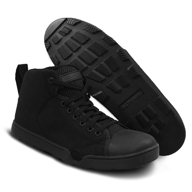 Photo of a pair of Altama® Maritime Mid black zero drop boots